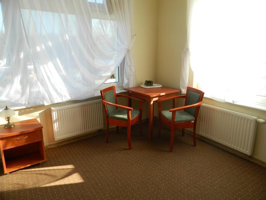 Bursztyn Bed & Breakfast Swinoujscie Ruang foto